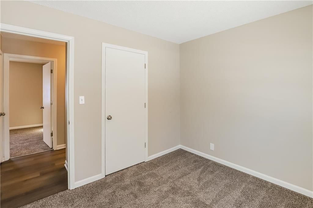 404 Grand Avenue — photo 13