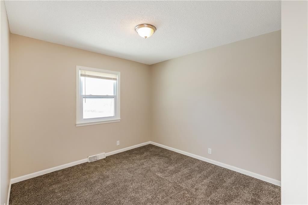 404 Grand Avenue — photo 14