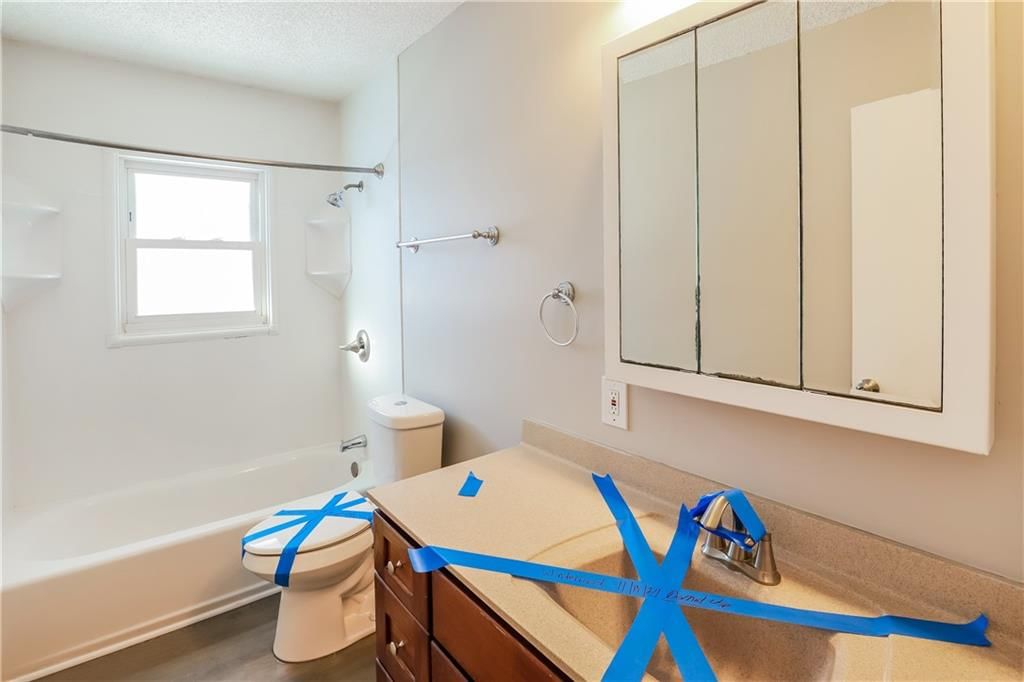 404 Grand Avenue — photo 15