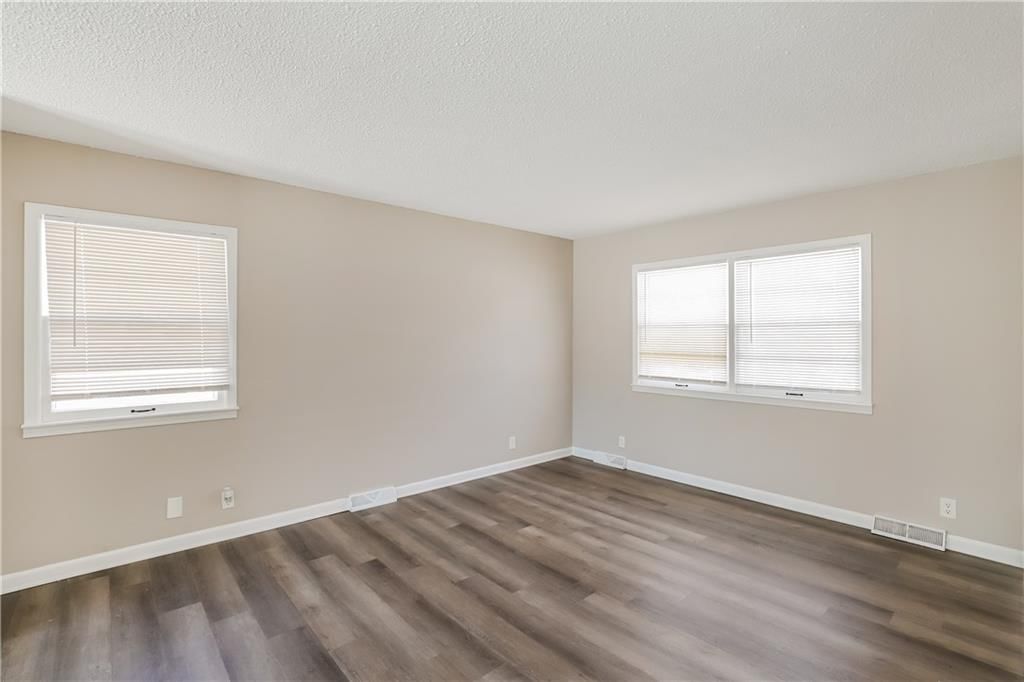 404 Grand Avenue — photo 3