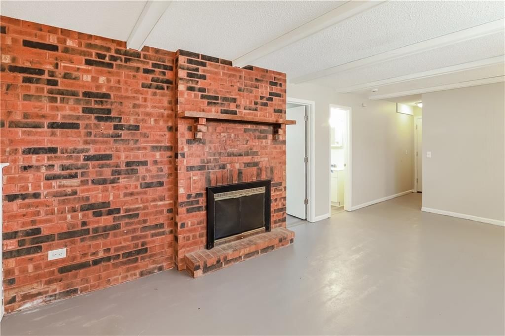 404 Grand Avenue — photo 8