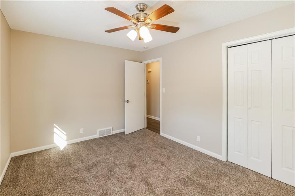 404 Grand Avenue — photo 9