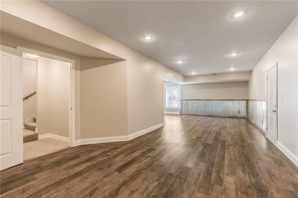 19225 Lane Tree Drive — photo 33