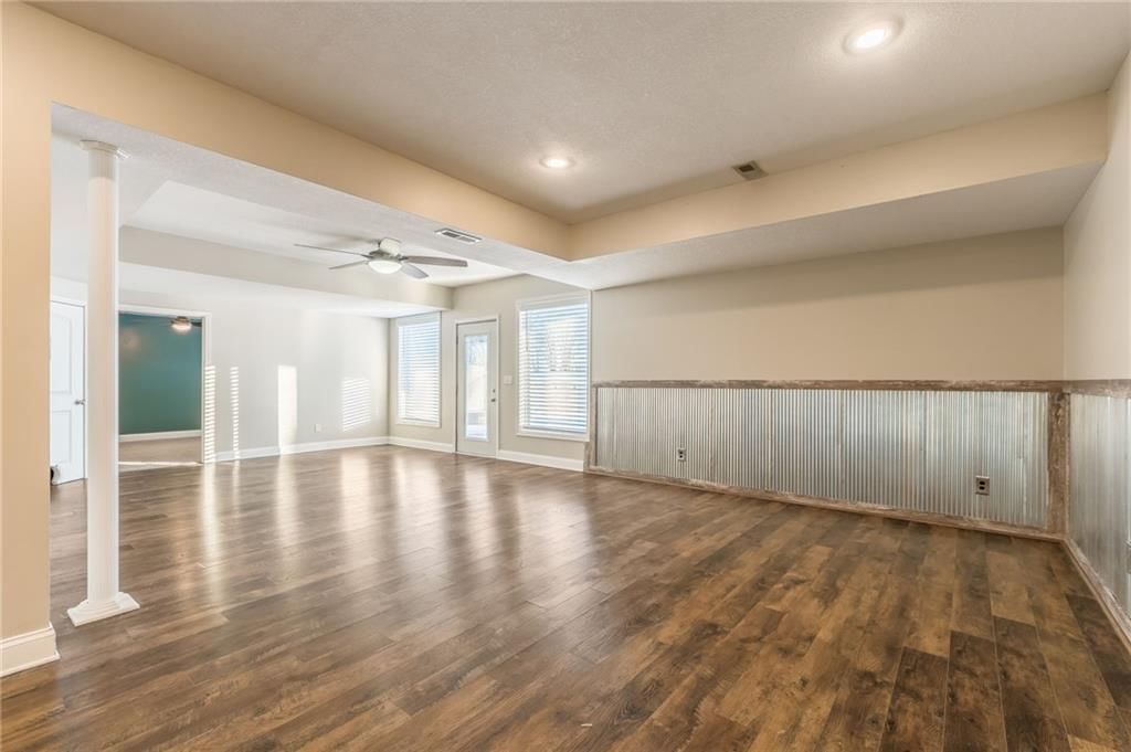19225 Lane Tree Drive — photo 35