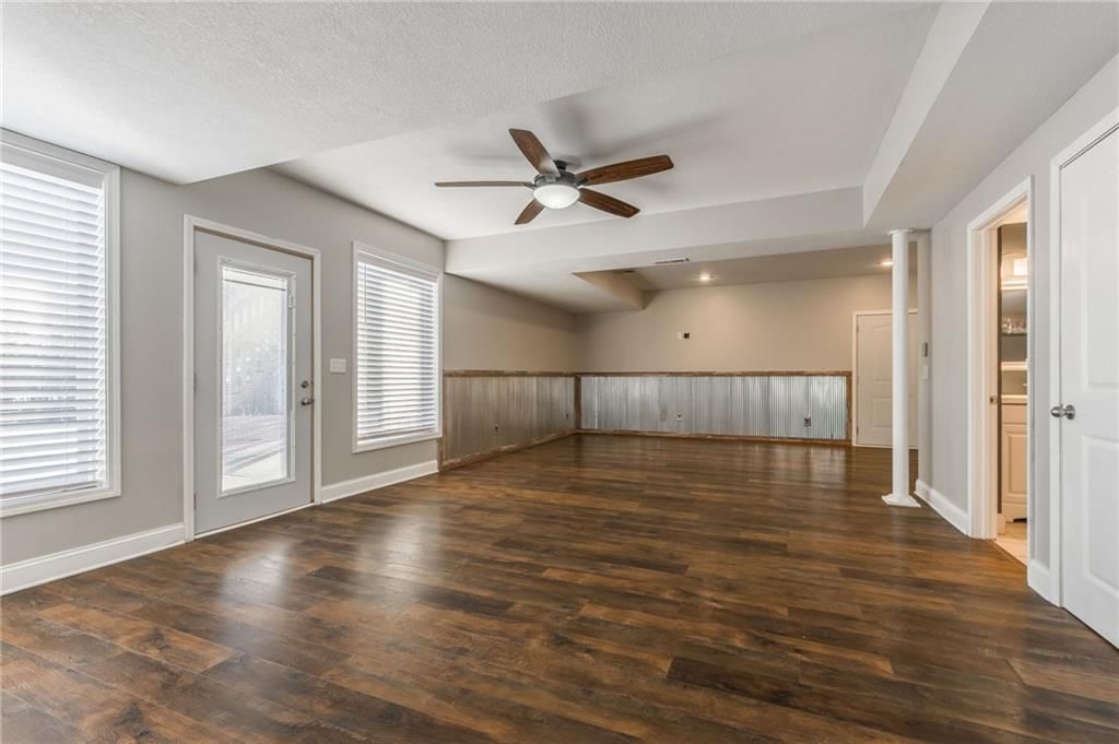 19225 Lane Tree Drive — photo 37