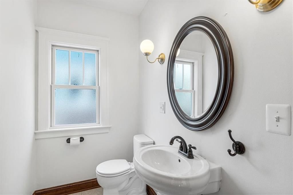 3323 Charlotte Street — photo 13
