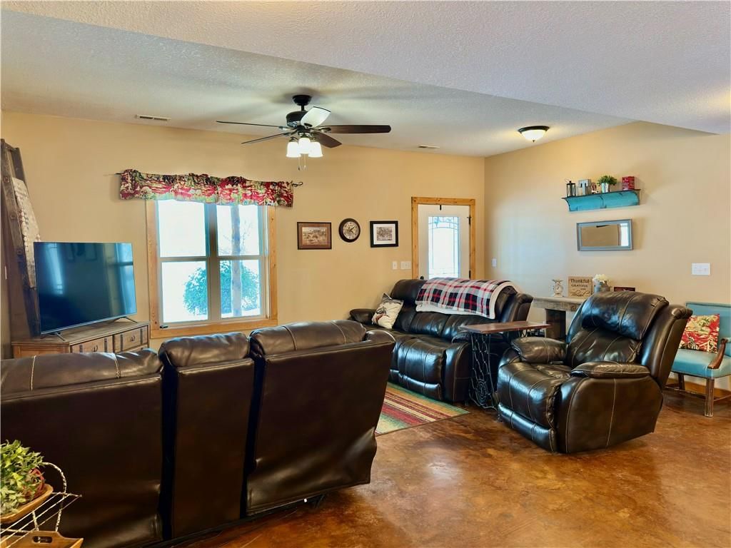 905 SE 1000 Road — photo 17