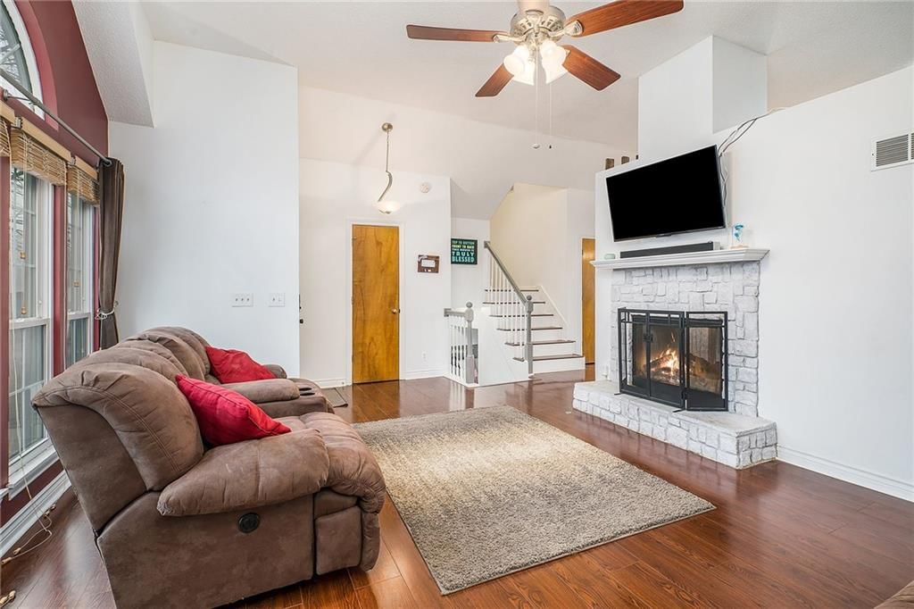 1220 S BRENTWOOD Place — photo 3