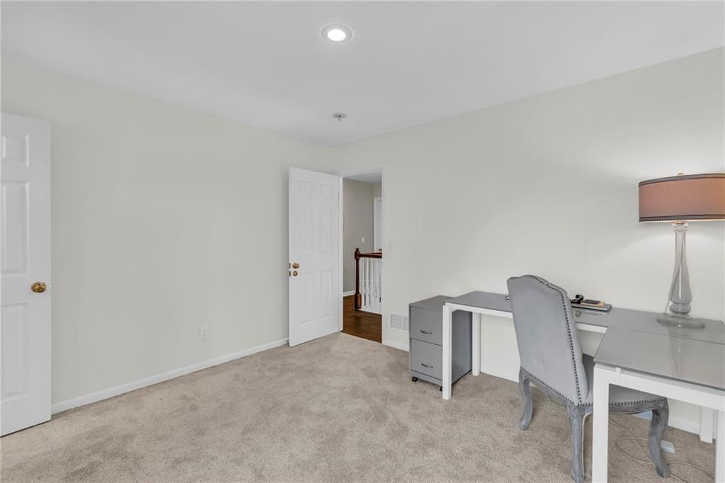9703 N LAUREL Avenue — photo 19