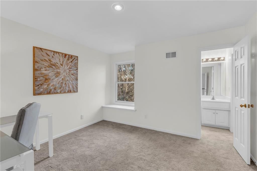 9703 N LAUREL Avenue — photo 20