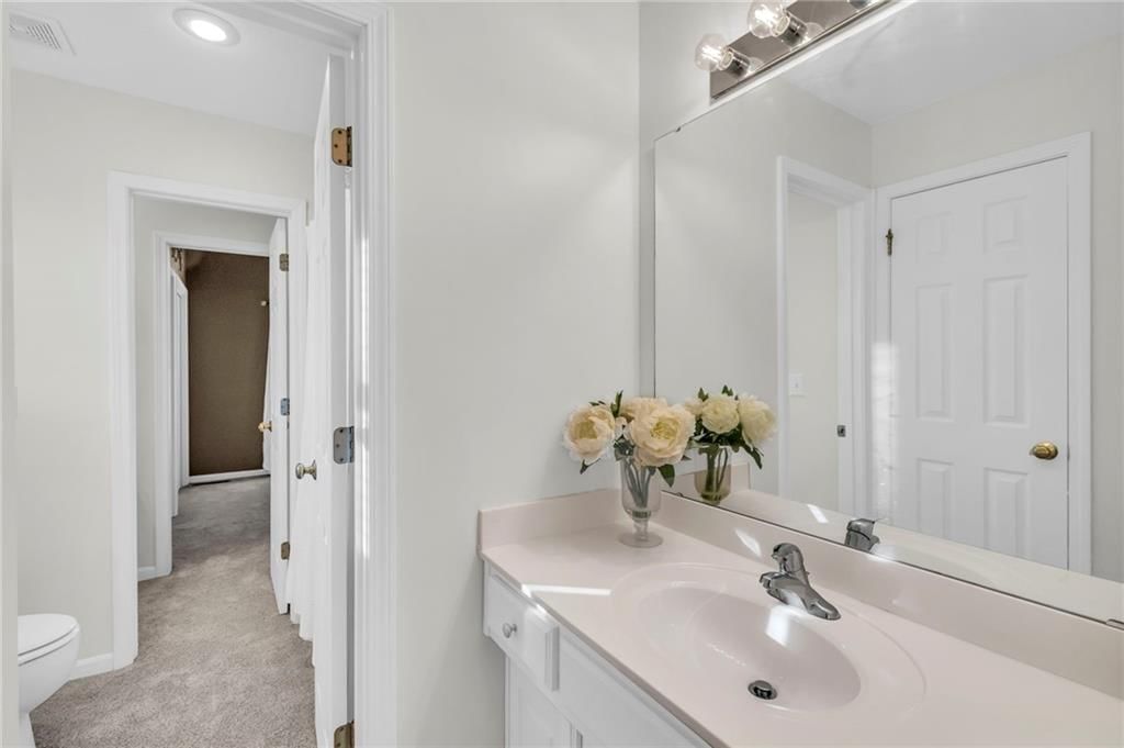 9703 N LAUREL Avenue — photo 21