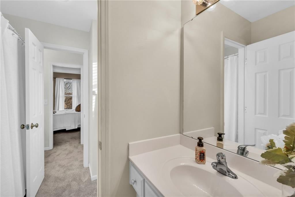 9703 N LAUREL Avenue — photo 24