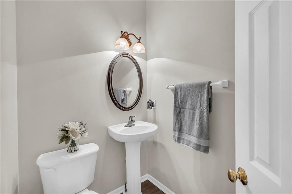 9703 N LAUREL Avenue — photo 29