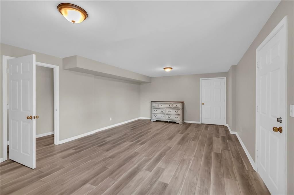 9703 N LAUREL Avenue — photo 30