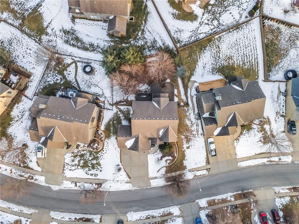 9703 N LAUREL Avenue — photo 45