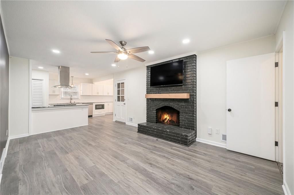 2401 E 109th Street — photo 5