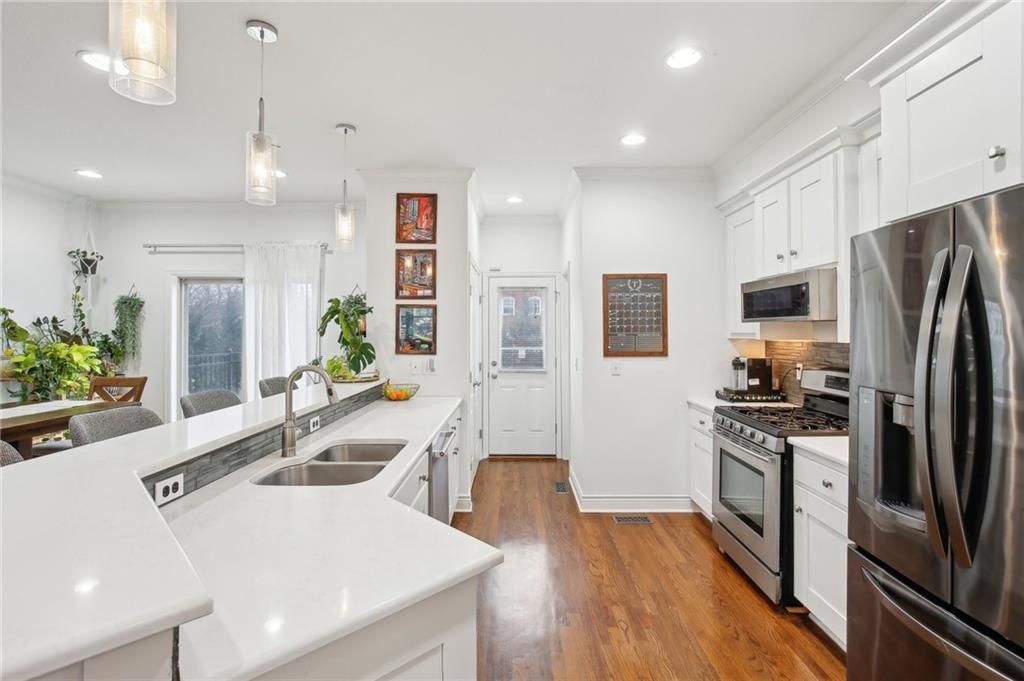 203 W 34th Street — photo 11