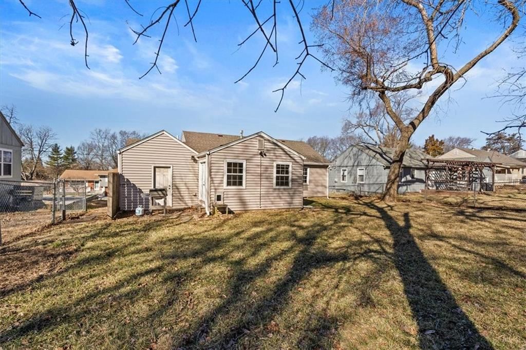 5231 Riggs Street — photo 26
