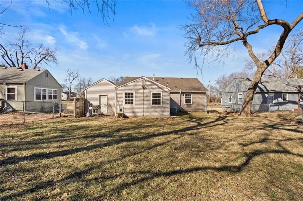 5231 Riggs Street — photo 27