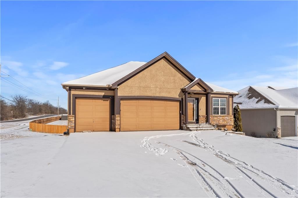 2319 NW Hedgewood Drive — photo 2
