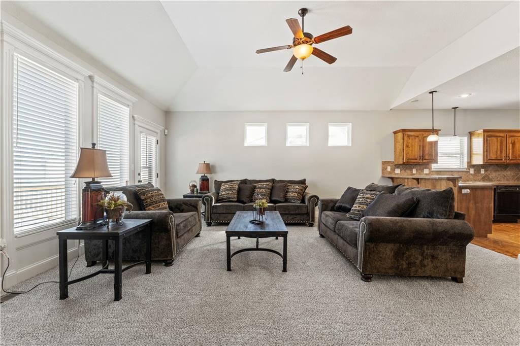 2319 NW Hedgewood Drive — photo 13