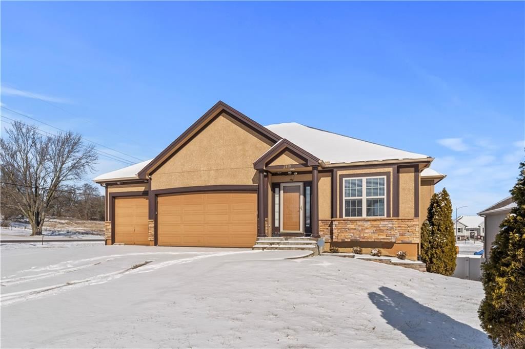 2319 NW Hedgewood Drive — photo 3