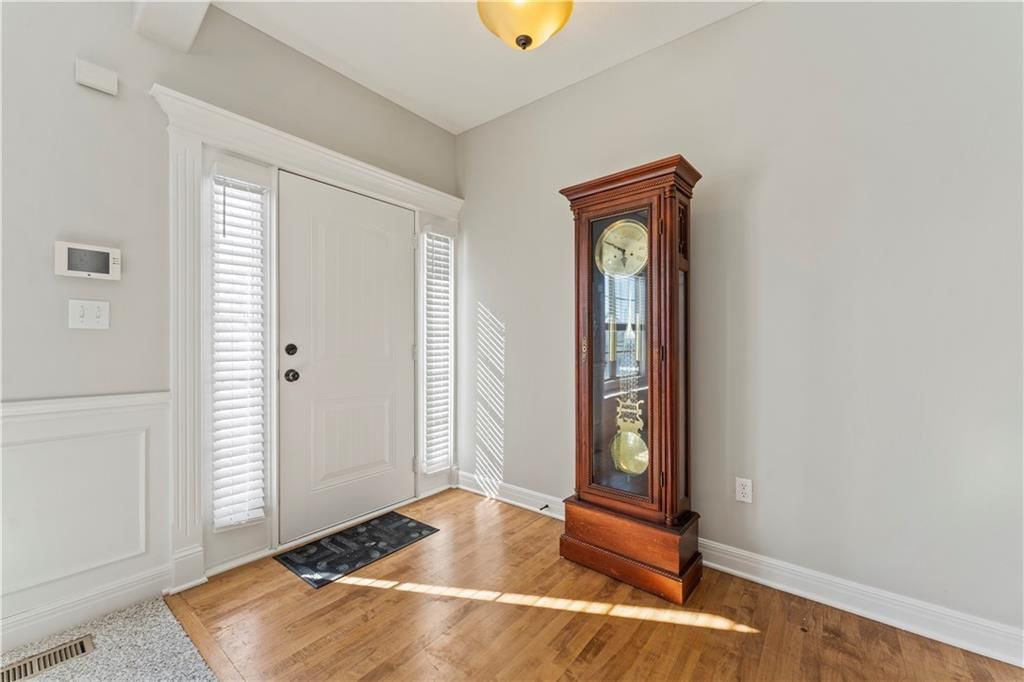 2319 NW Hedgewood Drive — photo 4