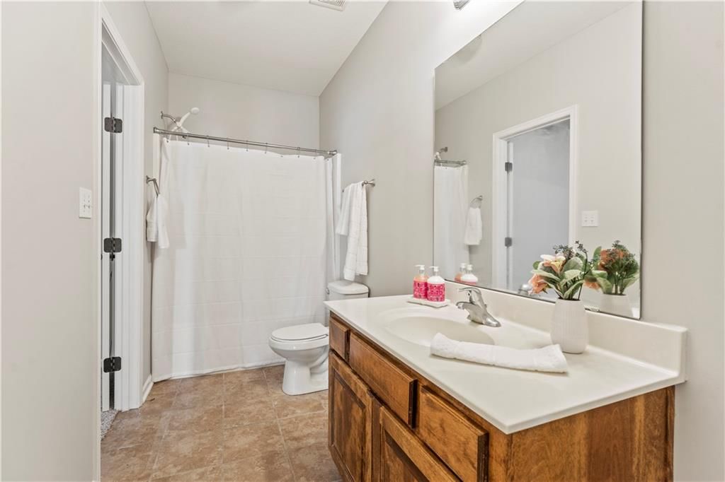 2319 NW Hedgewood Drive — photo 33