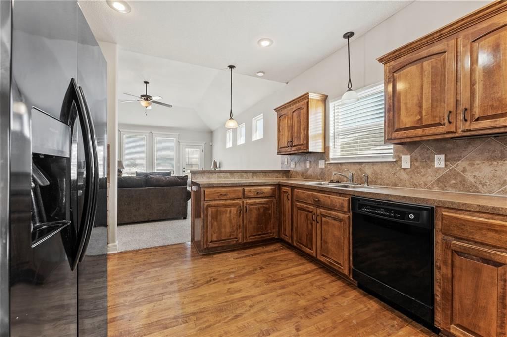 2319 NW Hedgewood Drive — photo 8