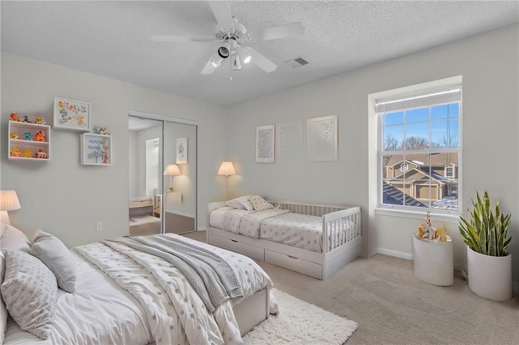 5913 NE Moonstone Drive — photo 10