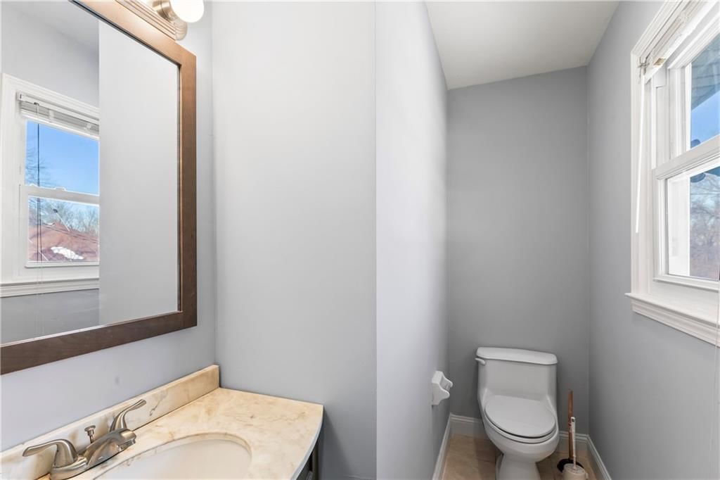 10705 Beacon Avenue — photo 15
