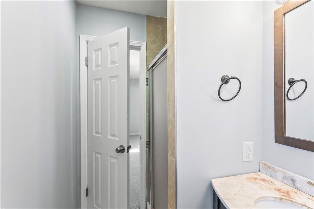 10705 Beacon Avenue — photo 16