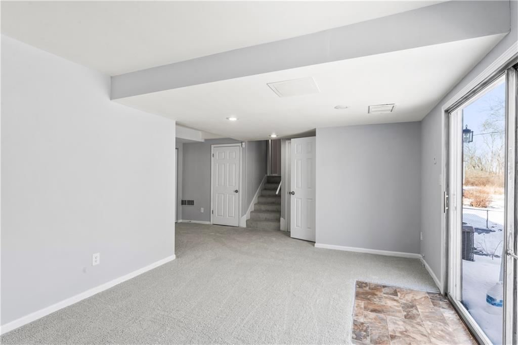 10705 Beacon Avenue — photo 28