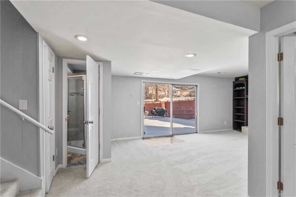 10705 Beacon Avenue — photo 29