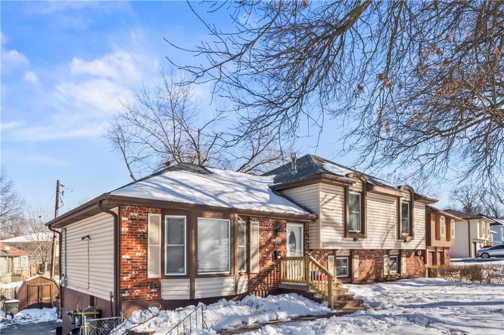 10705 Beacon Avenue — photo 32