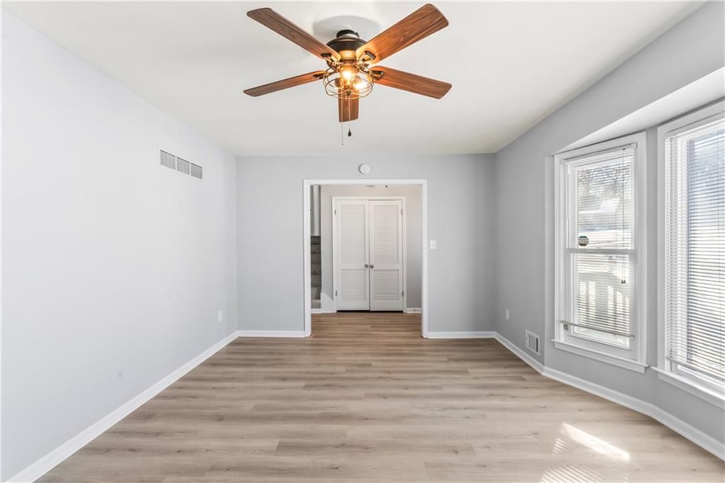 10705 Beacon Avenue — photo 5