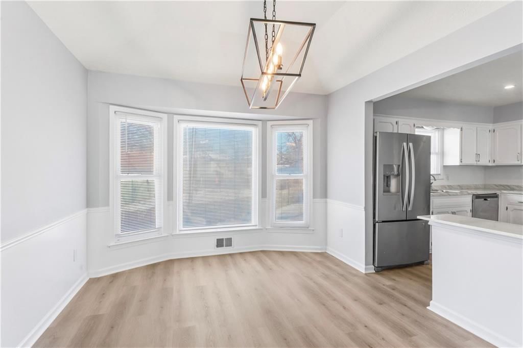10705 Beacon Avenue — photo 6