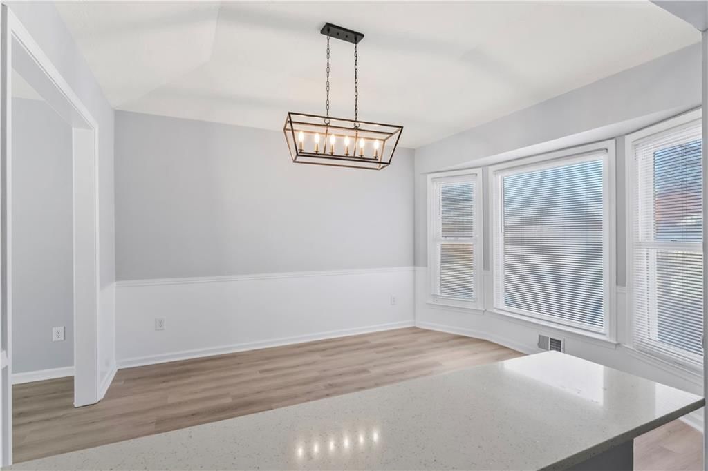 10705 Beacon Avenue — photo 8