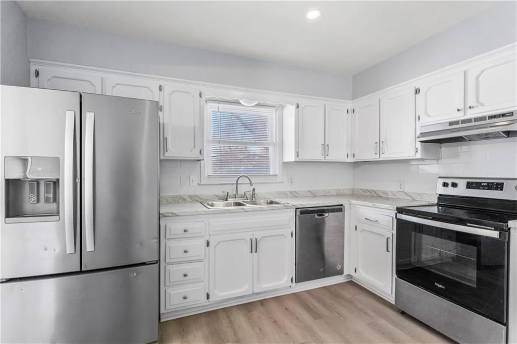 10705 Beacon Avenue — photo 10