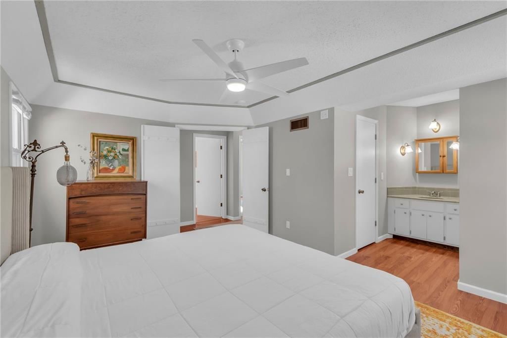 8106 NW Twin Oaks Drive — photo 17