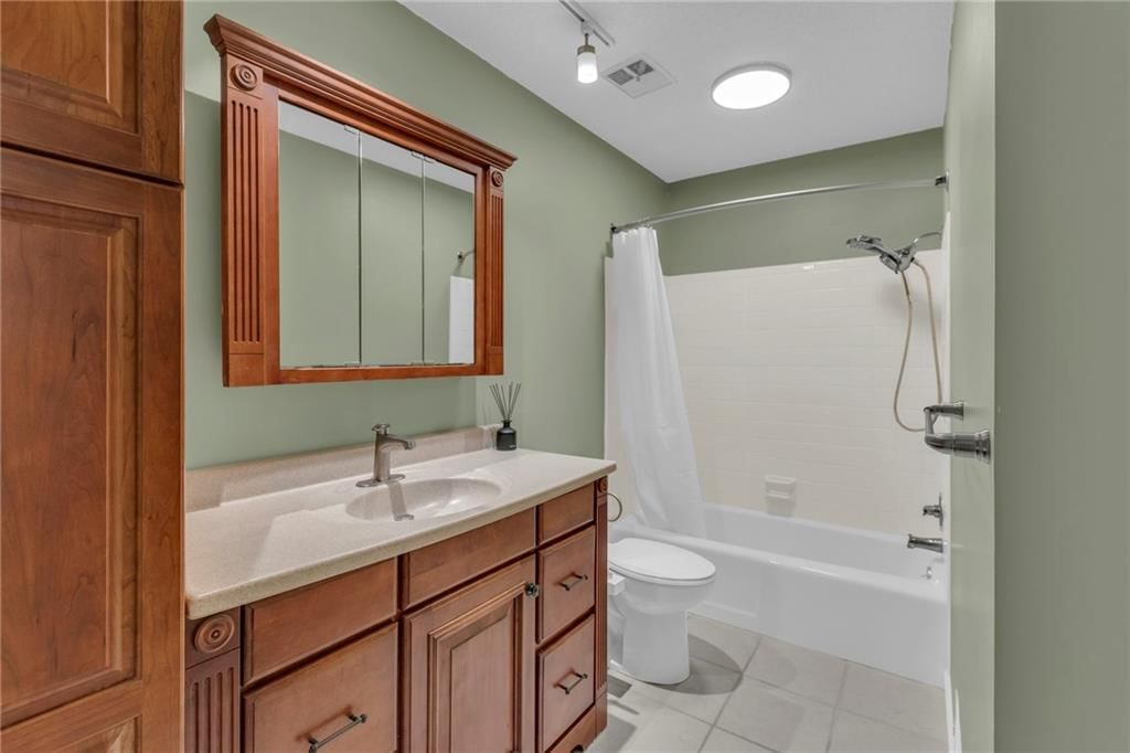 8106 NW Twin Oaks Drive — photo 21