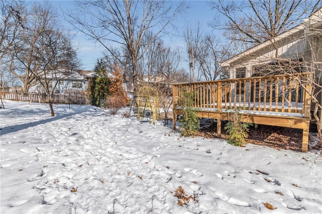 8106 NW Twin Oaks Drive — photo 31