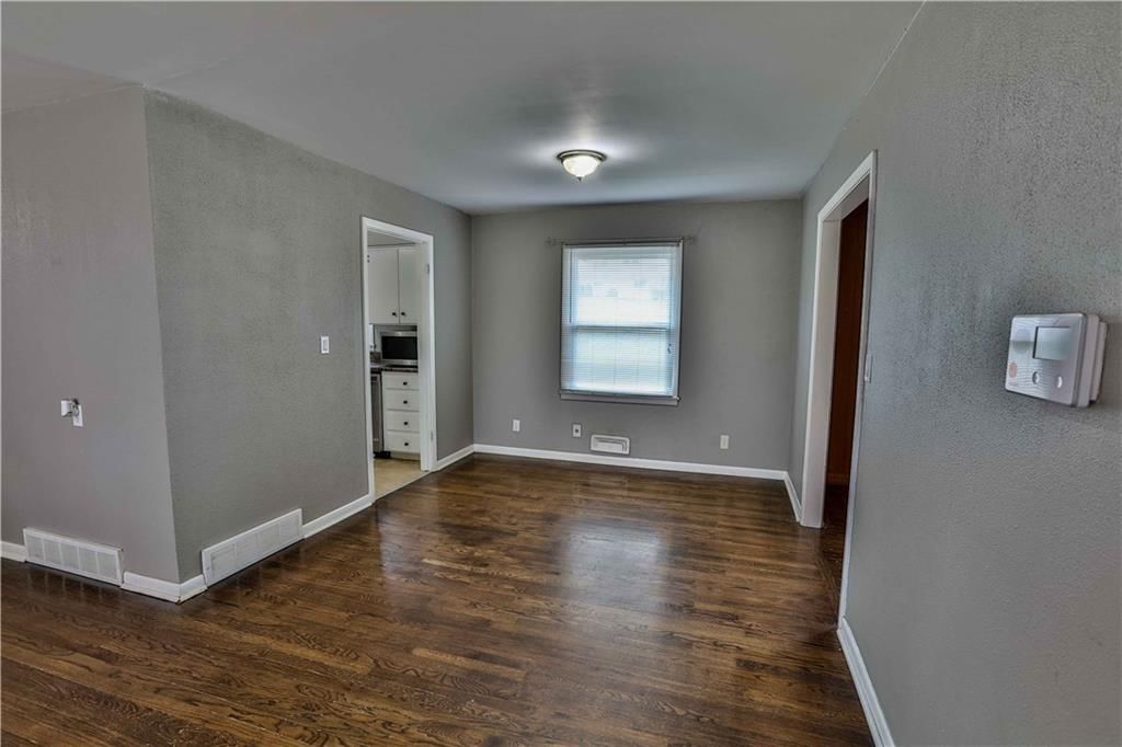10200 TRACY Avenue — photo 17