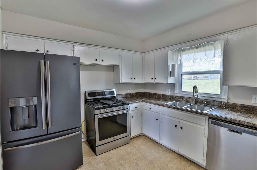 10200 TRACY Avenue — photo 7