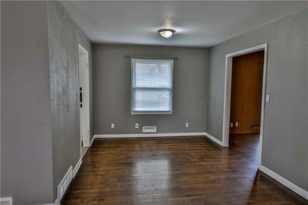 10200 TRACY Avenue — photo 10