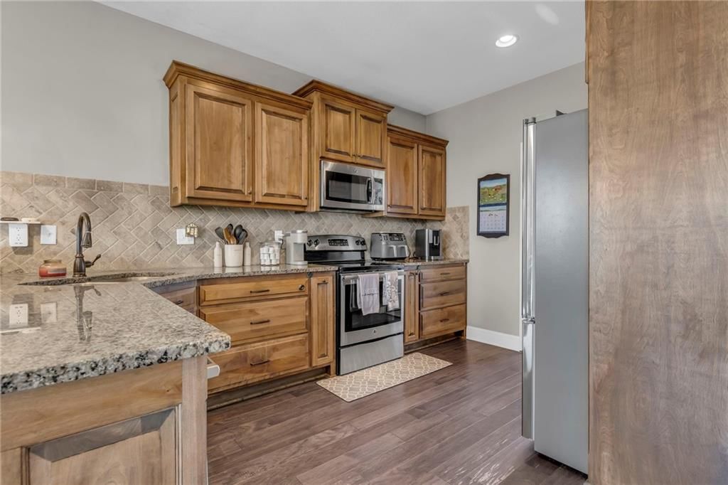 720 SW JOSEPH Circle — photo 11