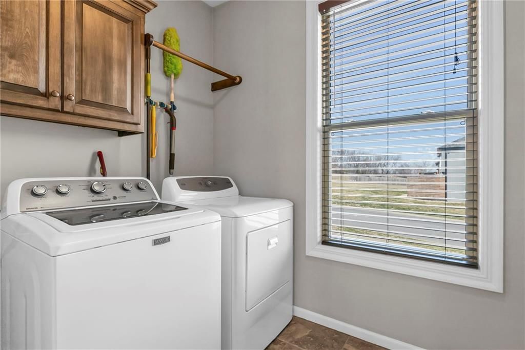 720 SW JOSEPH Circle — photo 33