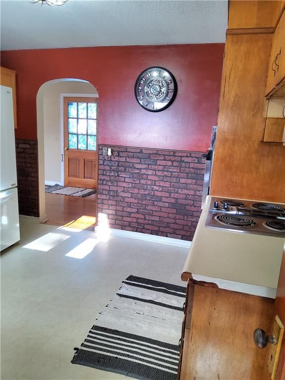 206 E Elm Street — photo 14