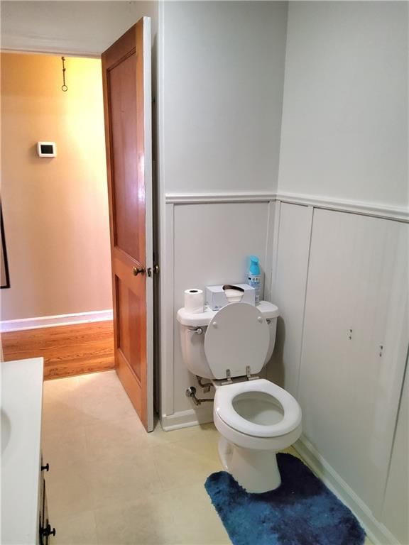 206 E Elm Street — photo 35