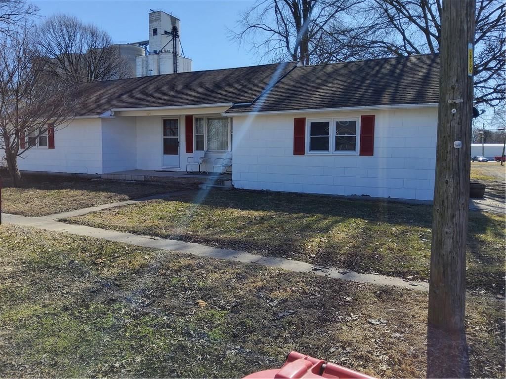 206 E Elm Street — photo 38